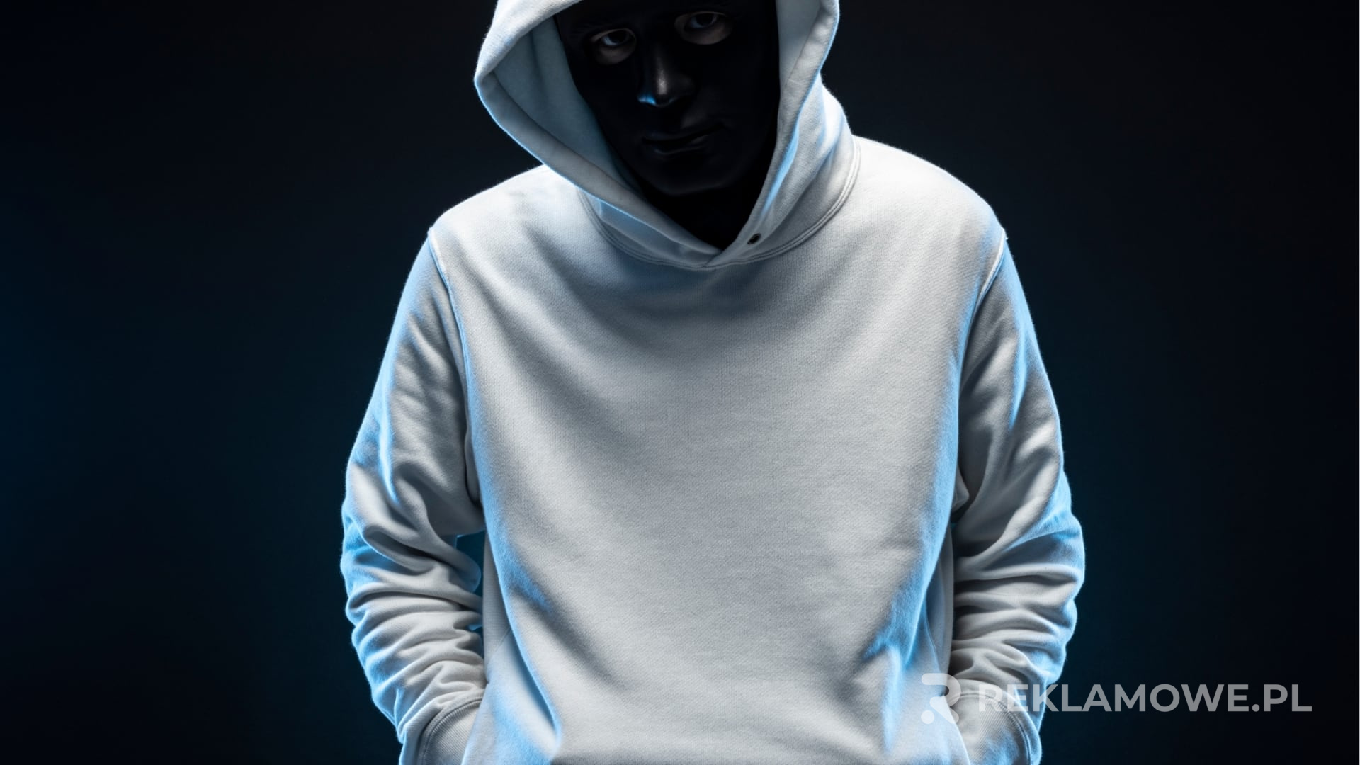 Bluza reklamowa używana w lokalnej kampanii marketingowej