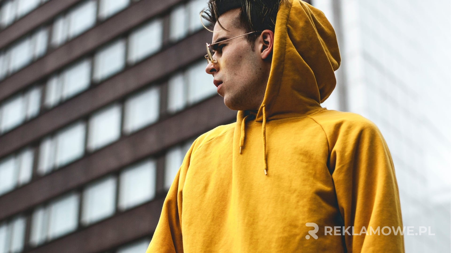 Bluza reklamowa dla organizacji non-profit