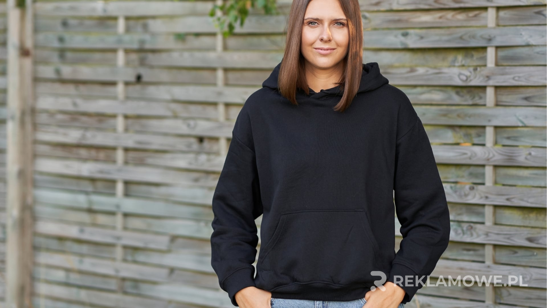 Historia wykorzystania bluz reklamowych w marketingu