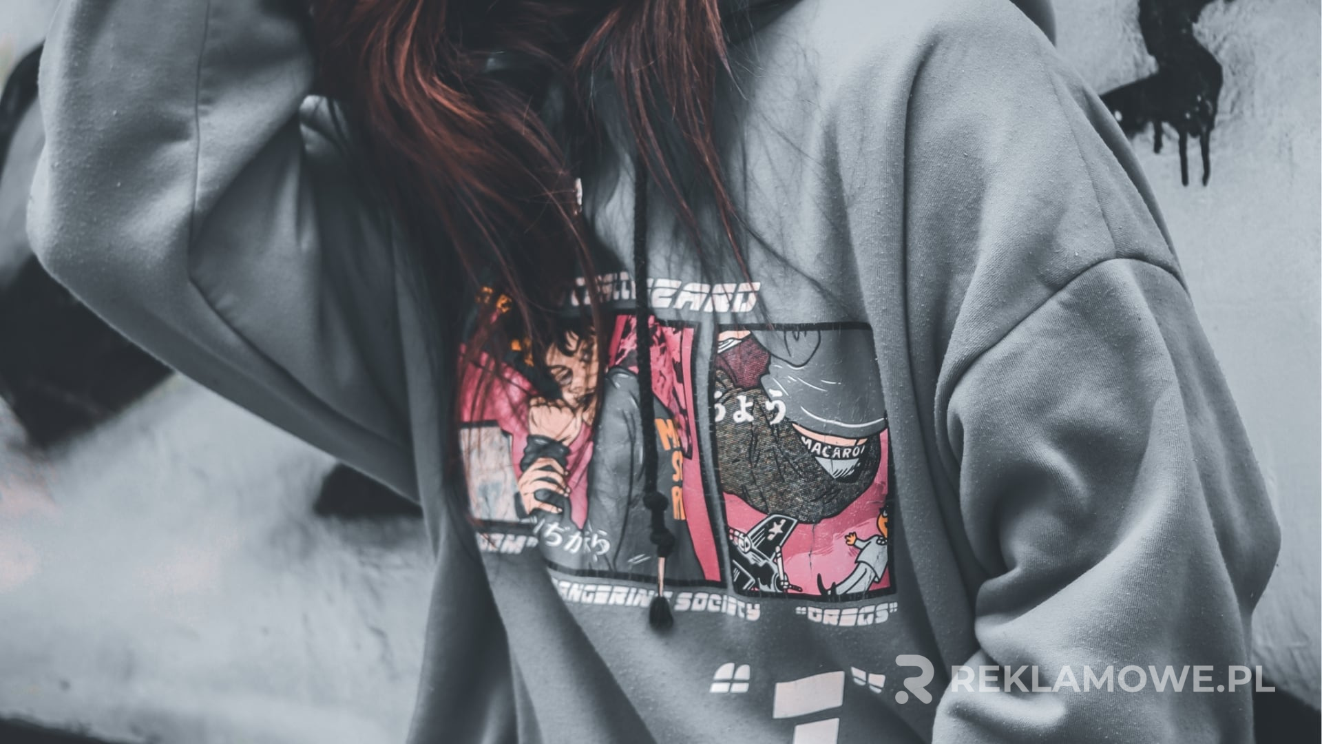 Kolorystyka bluz reklamowych dobrana do marki