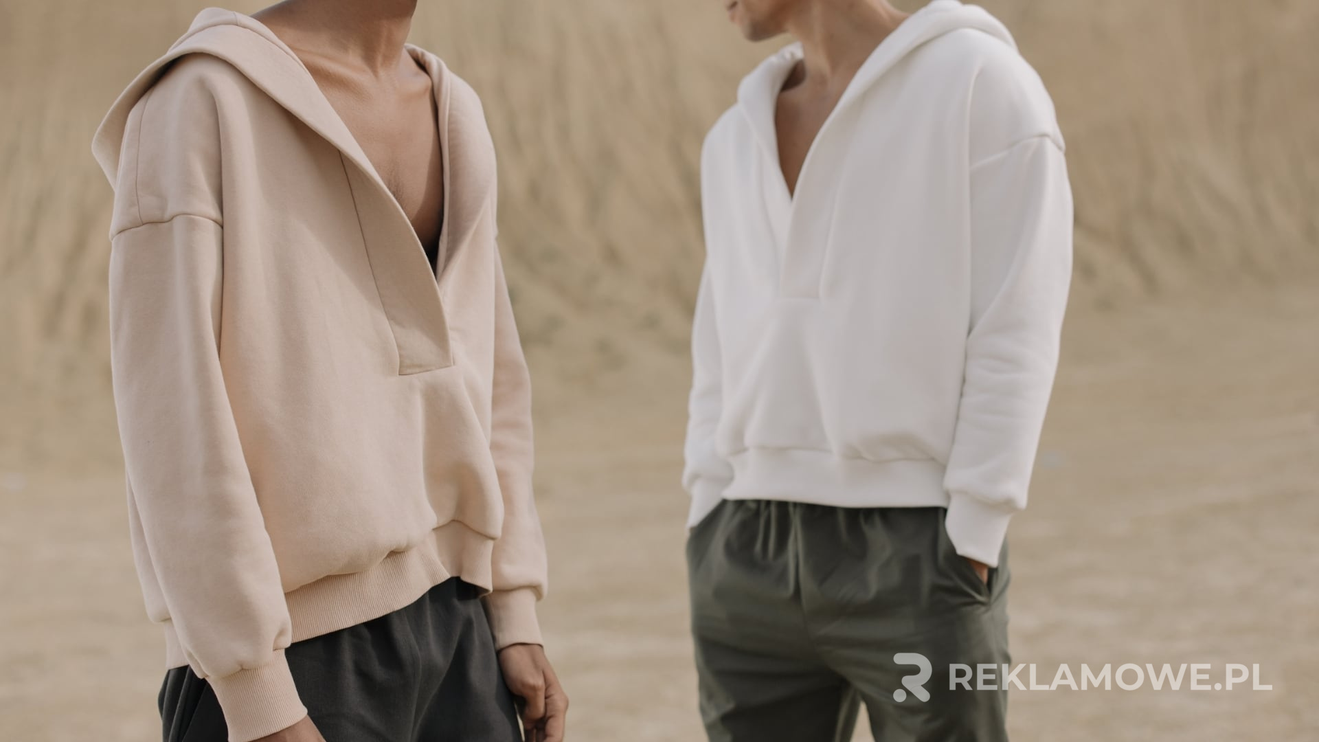 Jak skutecznie personalizować bluzy reklamowe? Personalizacja bluz reklamowych w pracy drukarskiej